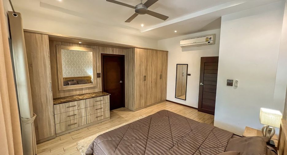 For sale 4 bedrooms villa in Hua Hin, Prachuap Khiri Khan