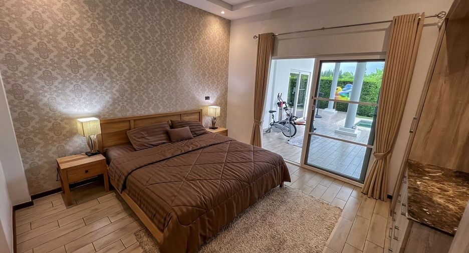 For sale 4 bedrooms villa in Hua Hin, Prachuap Khiri Khan