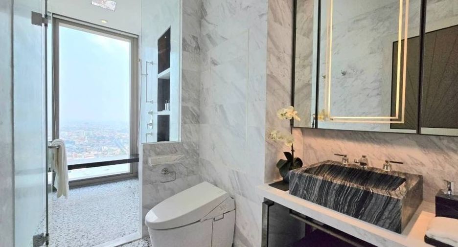 For sale 3 bed condo in Khlong San, Bangkok