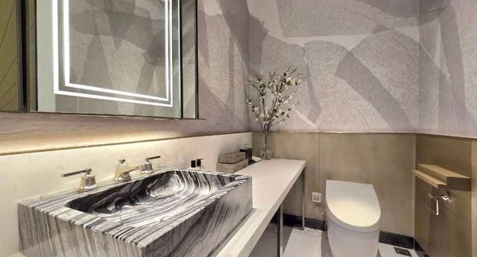 For sale 3 bed condo in Khlong San, Bangkok