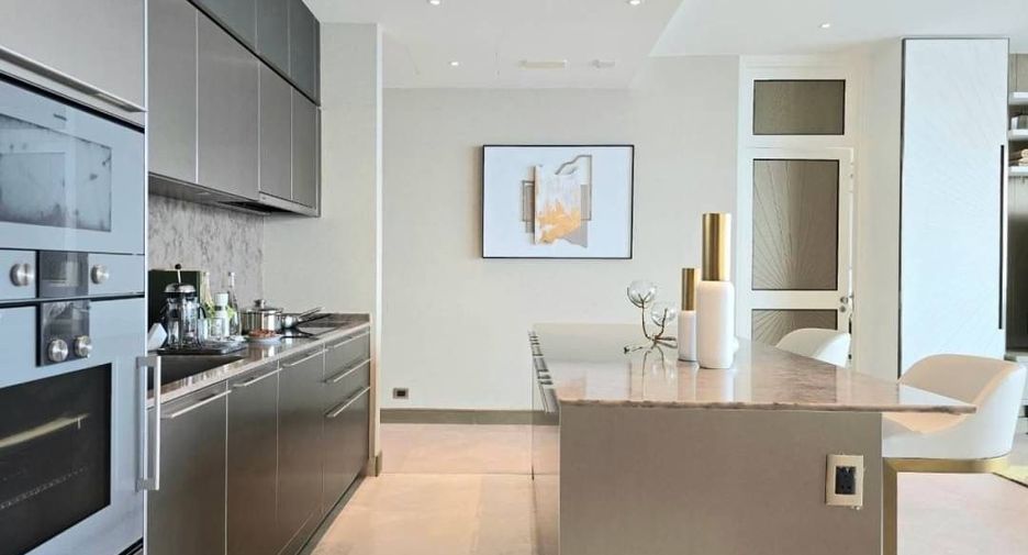 For sale 3 bed condo in Khlong San, Bangkok