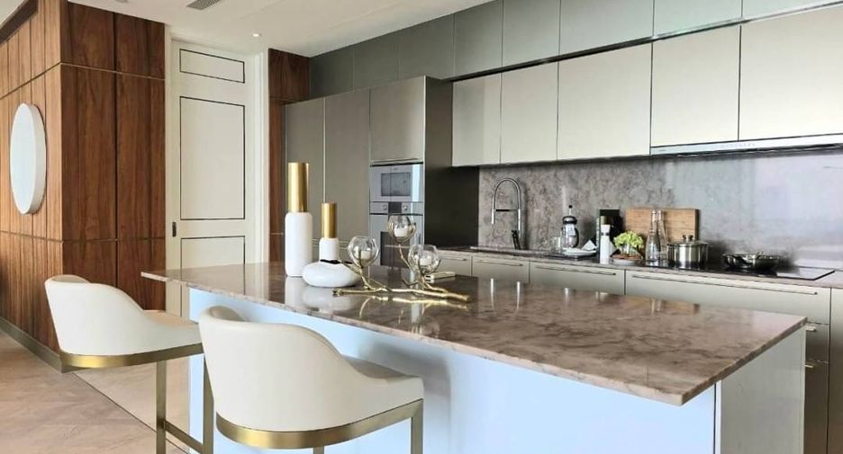 For sale 3 bed condo in Khlong San, Bangkok
