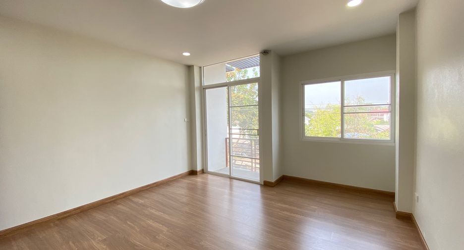 For sale 2 bedrooms retail Space in Mueang Chiang Mai, Chiang Mai