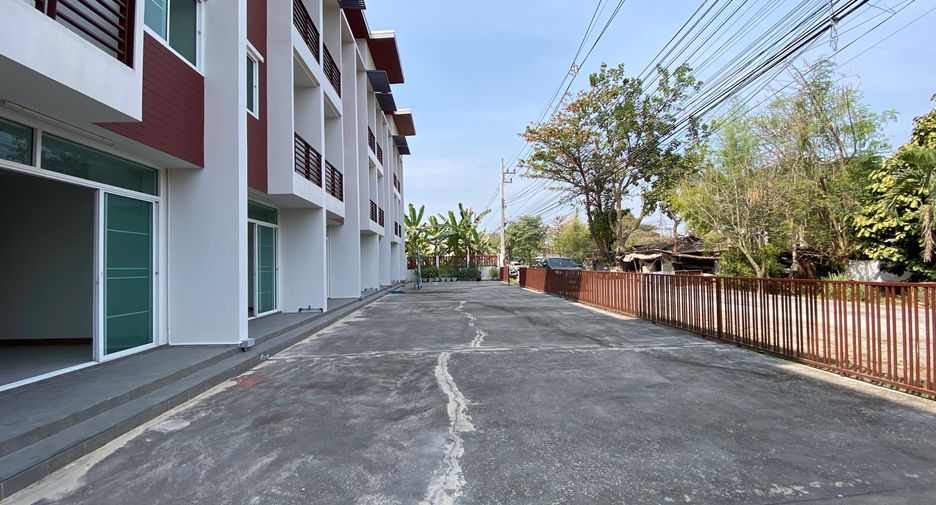 For sale 2 bedrooms retail Space in Mueang Chiang Mai, Chiang Mai