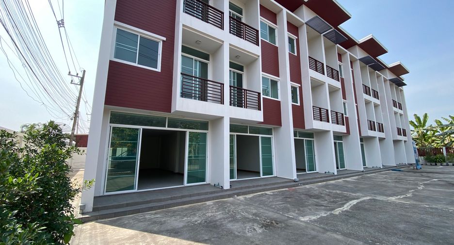 For sale 2 bedrooms retail Space in Mueang Chiang Mai, Chiang Mai