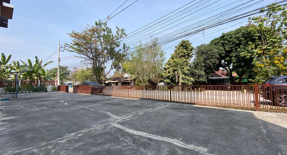 For sale 2 bedrooms retail Space in Mueang Chiang Mai, Chiang Mai