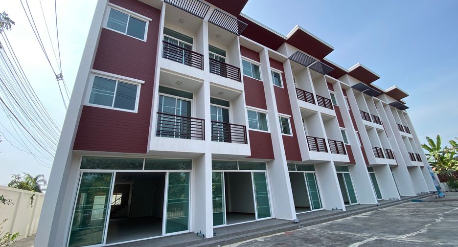 For sale 2 bedrooms retail Space in Mueang Chiang Mai, Chiang Mai