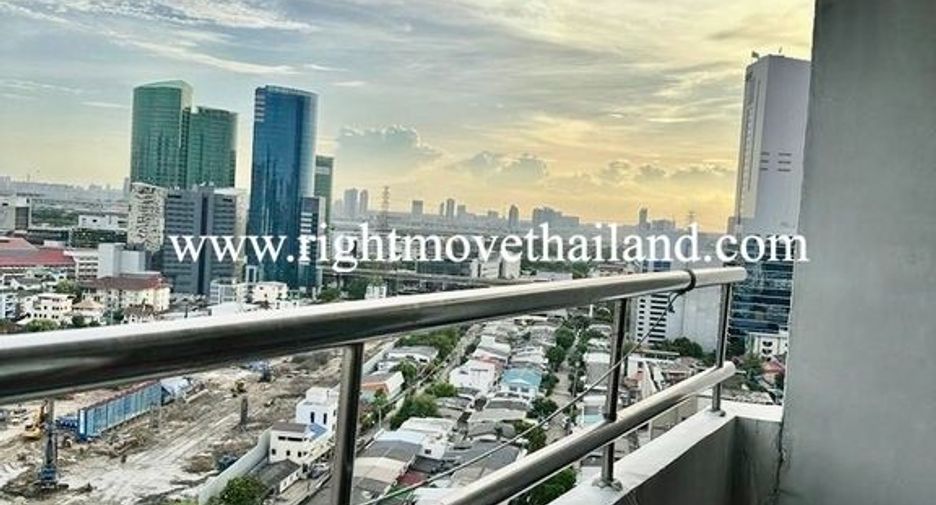 For sale 3 bed condo in Bang Khen, Bangkok