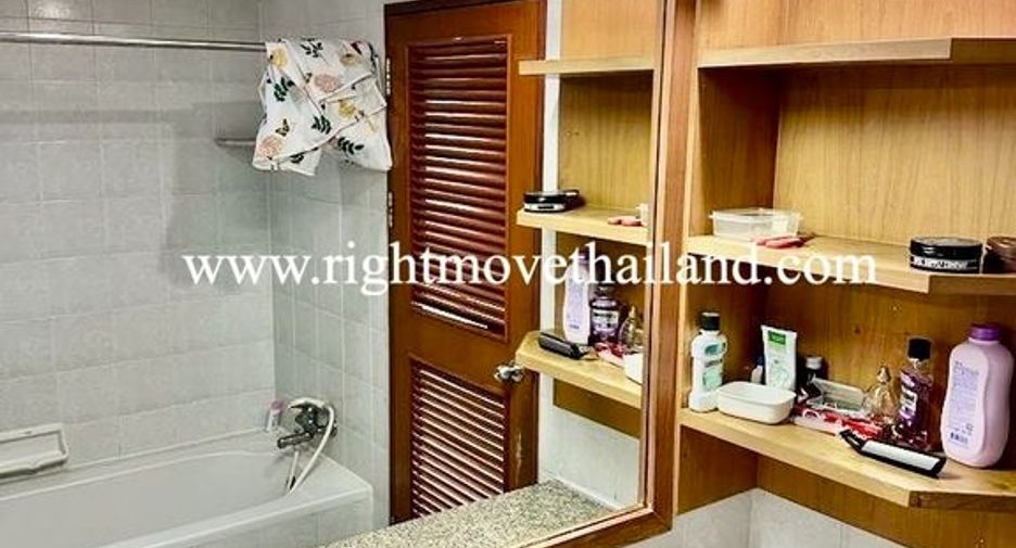 For sale 3 ベッドルーム condo in Bang Khen, Bangkok