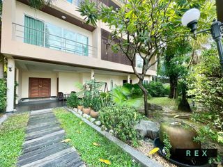 For sale 5 bed office in Phra Khanong, Bangkok