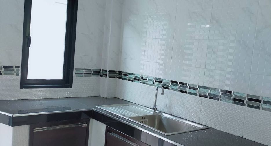 For sale 3 bedrooms house in Mueang Lop Buri, Lopburi