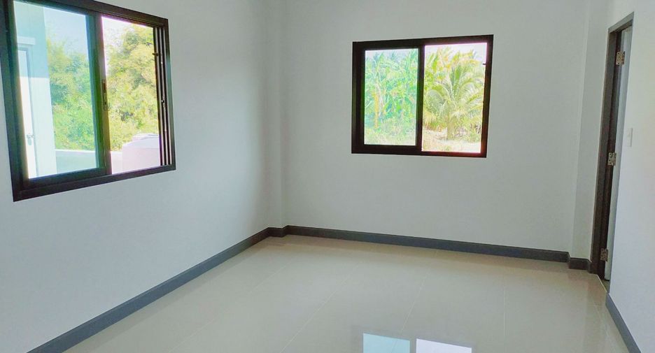 For sale 3 bedrooms house in Mueang Lop Buri, Lopburi