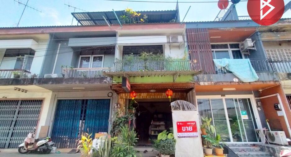 For sale 4 bed retail Space in Mueang Chumphon, Chumphon