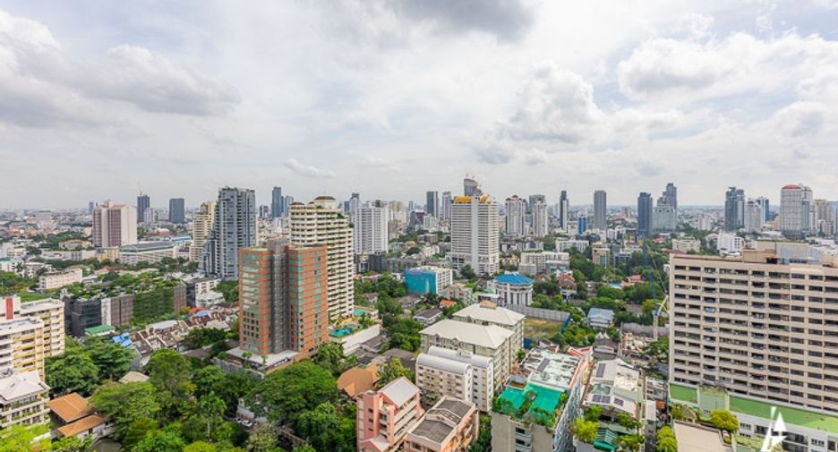 For rent そして for sale 3 ベッドルーム condo in Khlong Toei, Bangkok