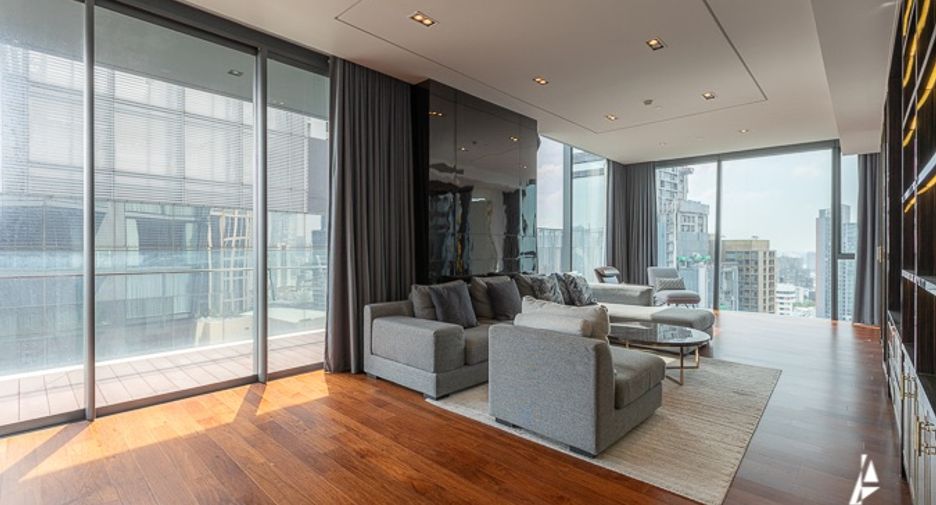 For rent そして for sale 3 ベッドルーム condo in Khlong Toei, Bangkok