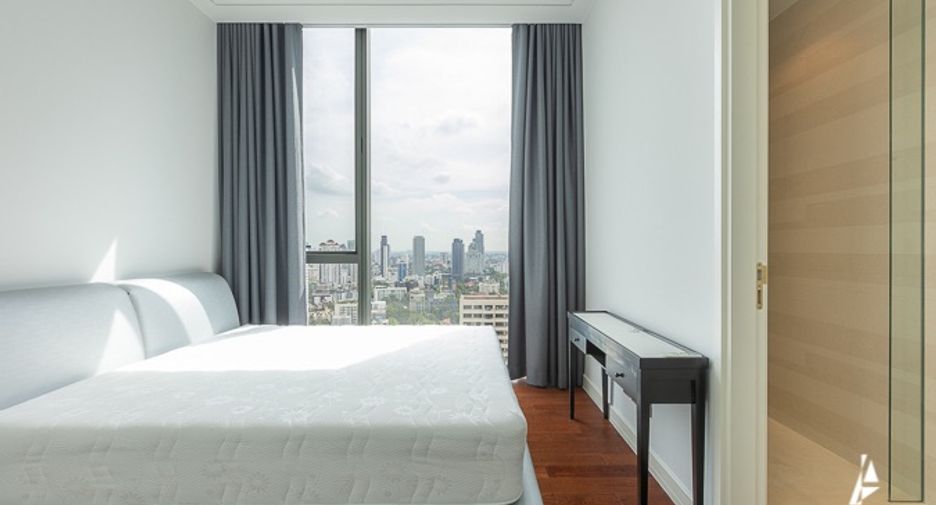 For rent そして for sale 3 ベッドルーム condo in Khlong Toei, Bangkok