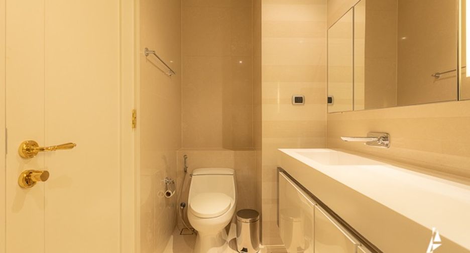 For rent そして for sale 3 ベッドルーム condo in Khlong Toei, Bangkok