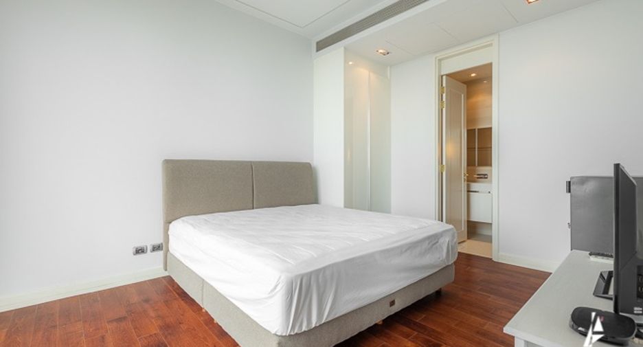 For rent そして for sale 3 ベッドルーム condo in Khlong Toei, Bangkok