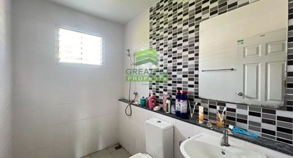 For sale 3 bedrooms house in Sam Phran, Nakhon Pathom