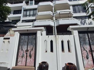 For sale 8 Beds townhouse in Pratumnak, Pattaya
