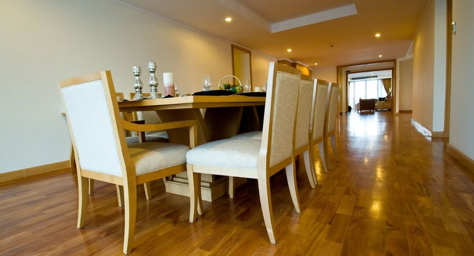 For rent 4 bed serviced apartment in Khlong Toei, Bangkok