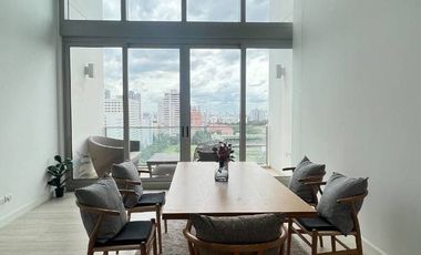 À louer 2 chambres condo à Pathum Wan, Bangkok