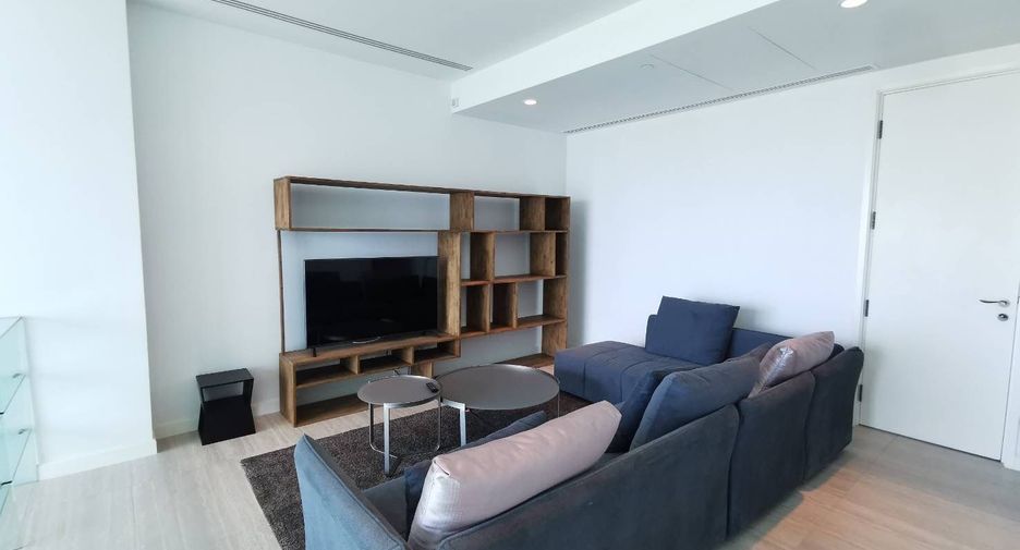 For rent 2 bedrooms condo in Pathum Wan, Bangkok