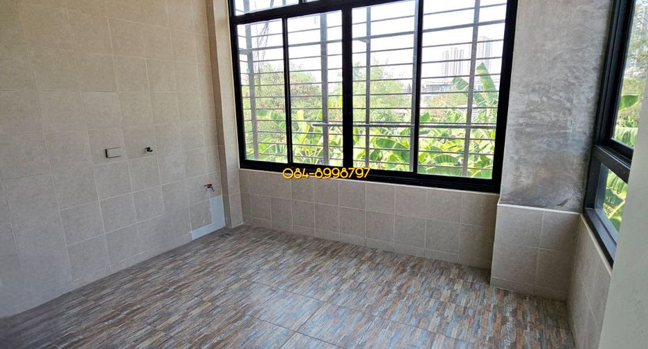 For sale 9 bed house in Pak Kret, Nonthaburi