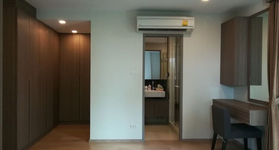Condo en alquiler de 3 habitaciones en Watthana, Bangkok