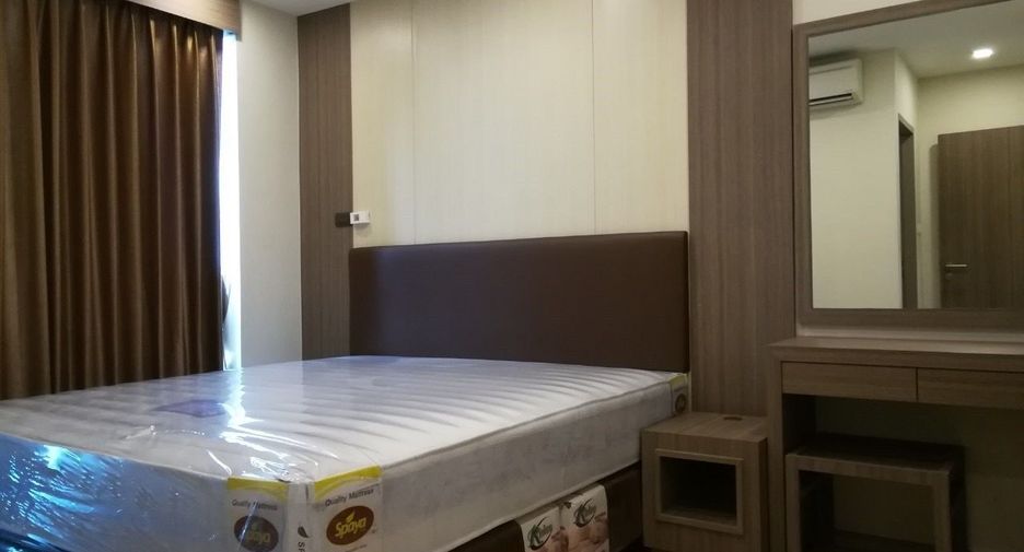 Condo en alquiler de 3 habitaciones en Watthana, Bangkok