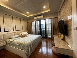 For rent 5 bedrooms house in Yan Nawa, Bangkok