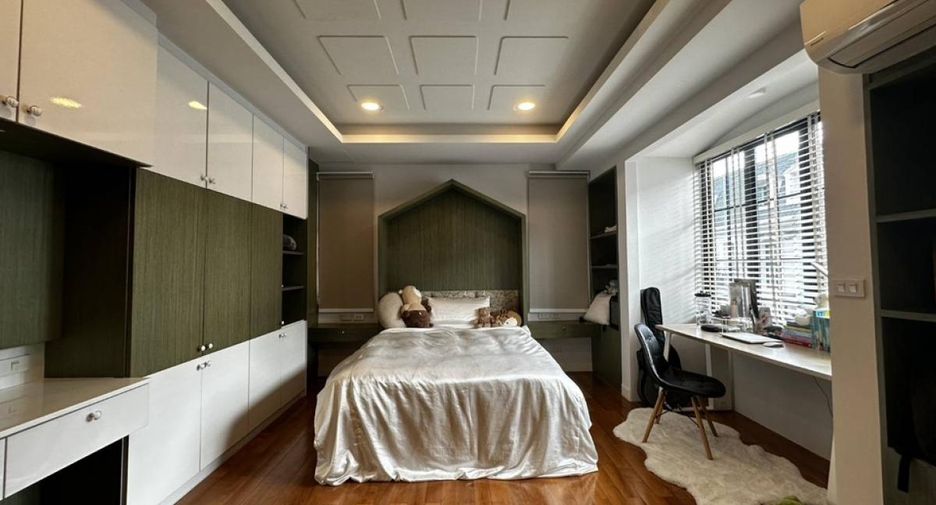 Haus zur Miete mit 5 Zimmer in Yan Nawa, Bangkok