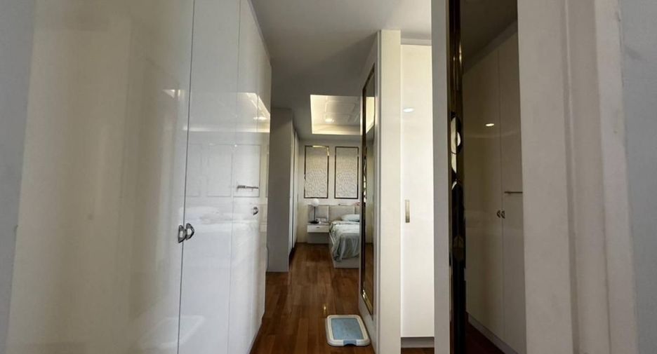 Haus zur Miete mit 5 Zimmer in Yan Nawa, Bangkok