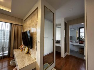 For rent 5 bedrooms house in Yan Nawa, Bangkok
