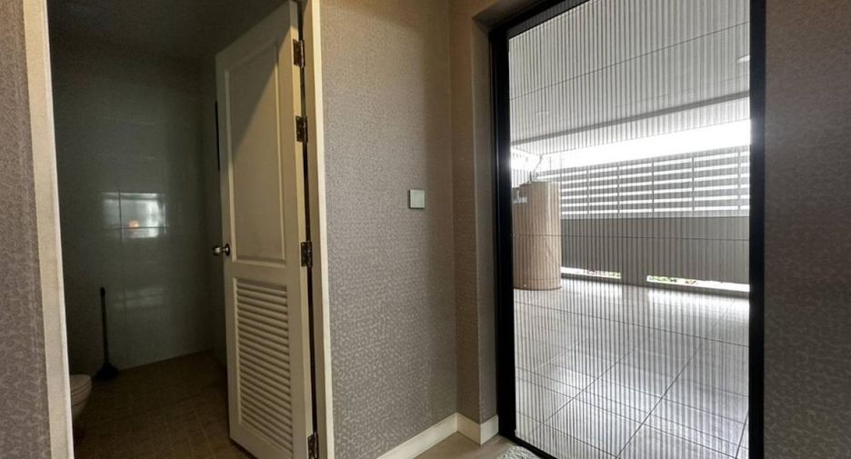 Haus zur Miete mit 5 Zimmer in Yan Nawa, Bangkok