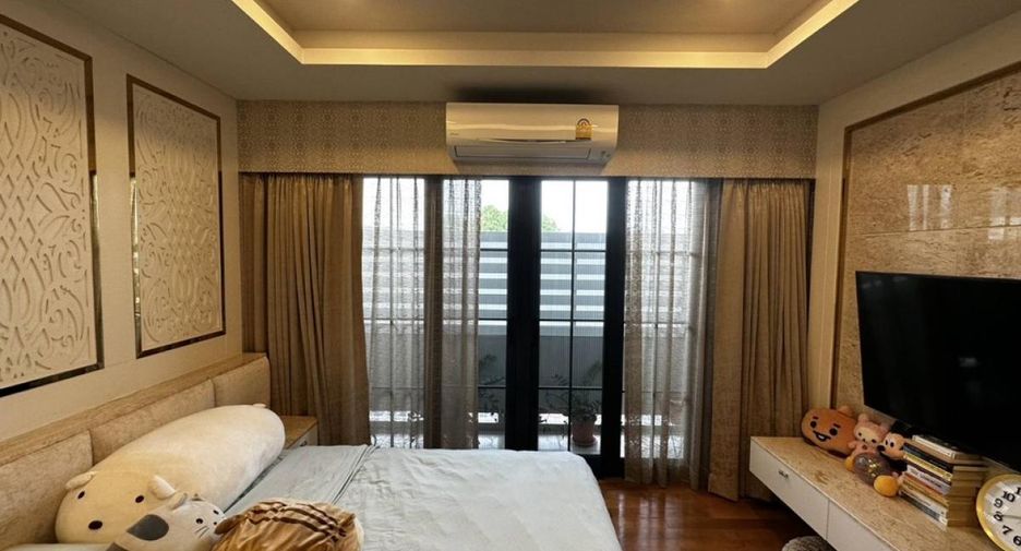 Haus zur Miete mit 5 Zimmer in Yan Nawa, Bangkok