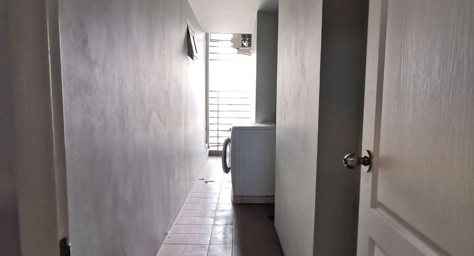 À louer et à vendre 3 chambres condo à Huai Khwang, Bangkok