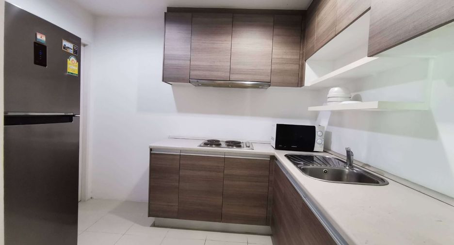 À louer et à vendre 3 chambres condo à Huai Khwang, Bangkok