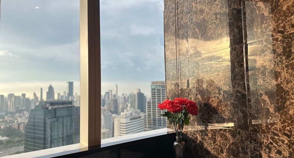 For rent and for sale 3 bedrooms condo in Khlong Toei, Bangkok