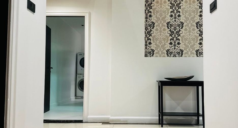 For rent and for sale 3 bedrooms condo in Khlong Toei, Bangkok