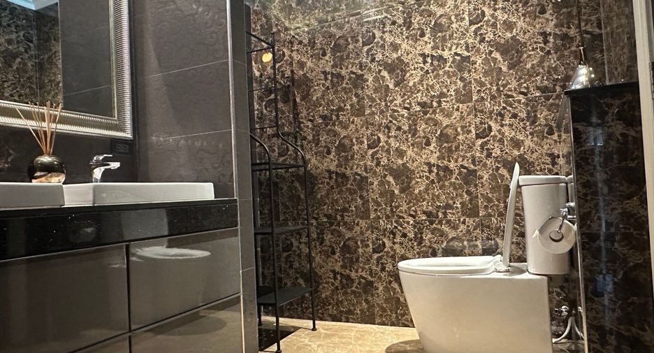 For rent and for sale 3 bedrooms condo in Khlong Toei, Bangkok