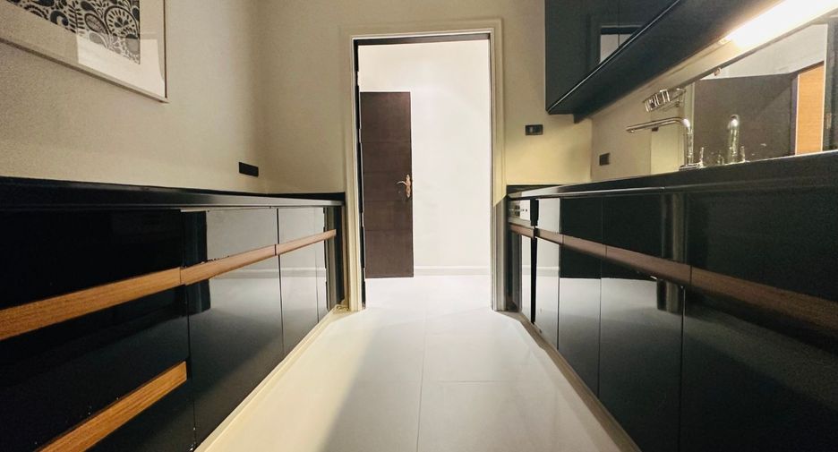 For rent and for sale 3 bedrooms condo in Khlong Toei, Bangkok