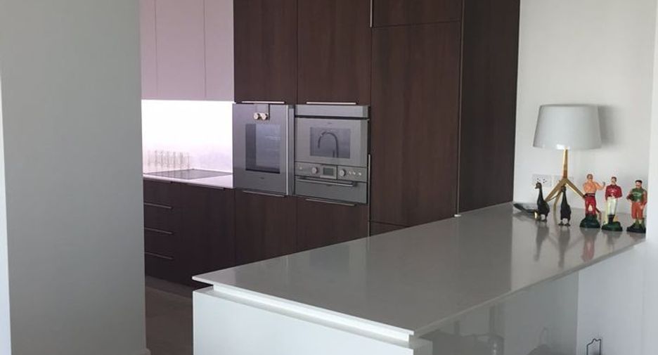 For rent 2 bedrooms condo in Pathum Wan, Bangkok