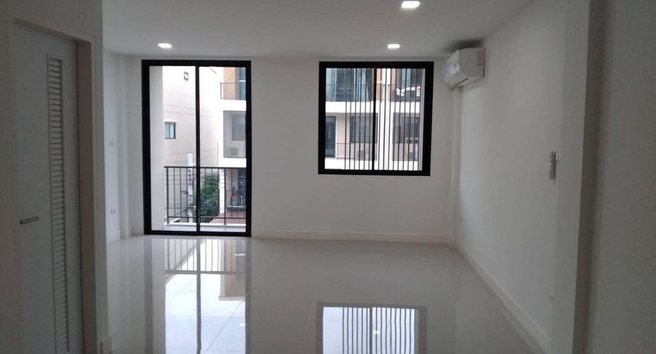 For rent 3 bed office in Taling Chan, Bangkok