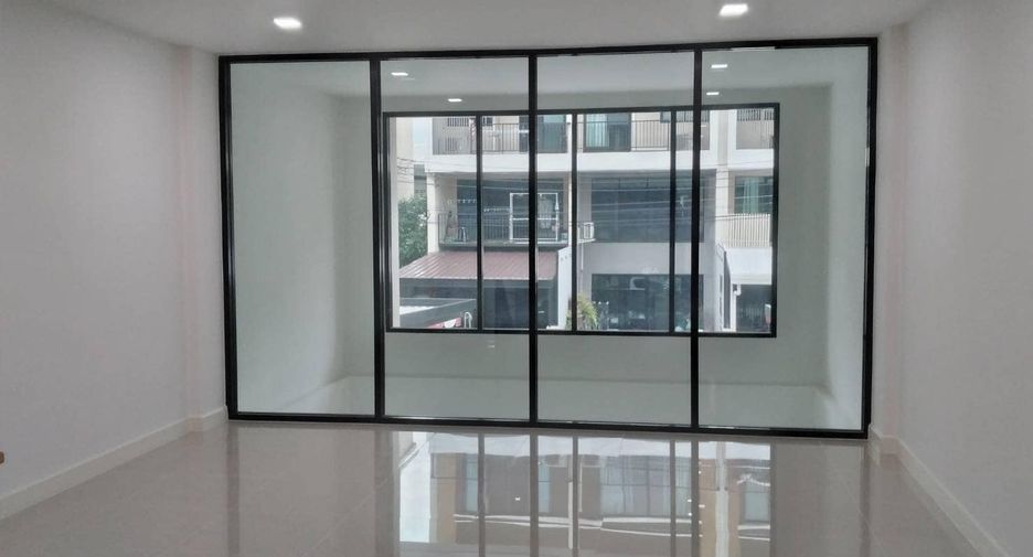 For rent 3 bed office in Taling Chan, Bangkok