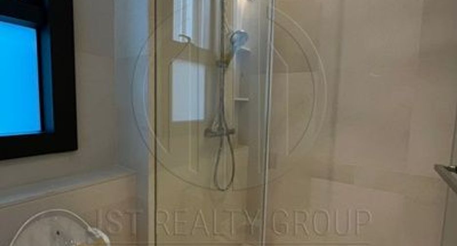 For rent and for sale 2 bedrooms condo in Pathum Wan, Bangkok