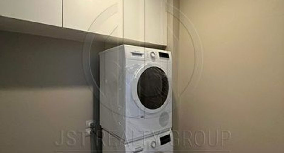 For rent and for sale 2 bedrooms condo in Pathum Wan, Bangkok