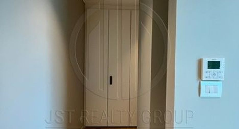 For rent and for sale 2 bedrooms condo in Pathum Wan, Bangkok
