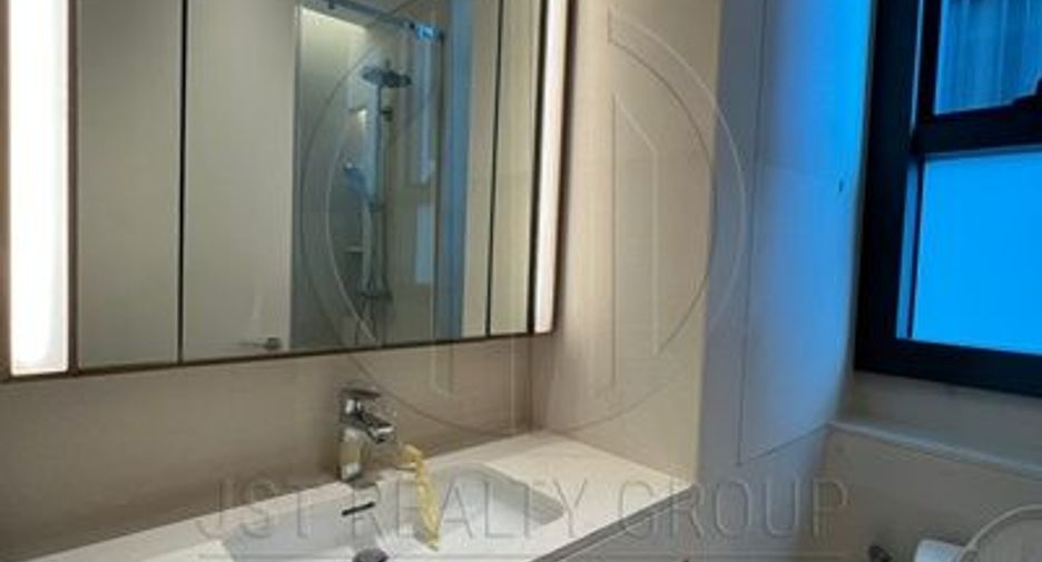 For rent and for sale 2 bedrooms condo in Pathum Wan, Bangkok