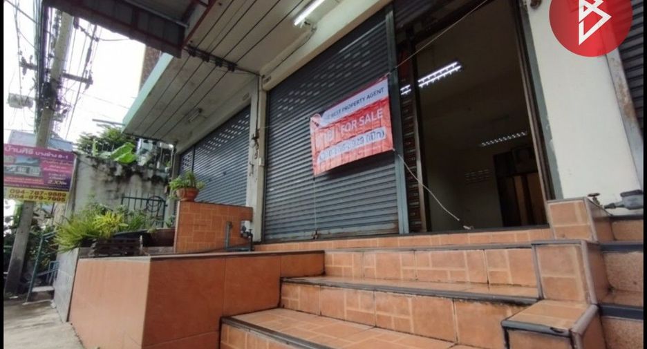 For sale 3 Beds retail Space in Sam Phran, Nakhon Pathom